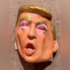DELUXE RUBBER MASK TRUMPS ALL NWT